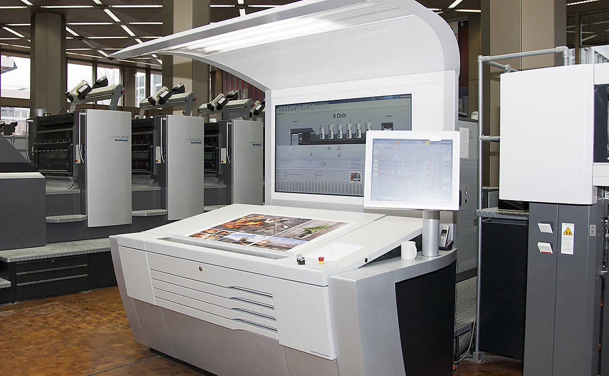 Druckmaschine in der Produktion von ESP Druck